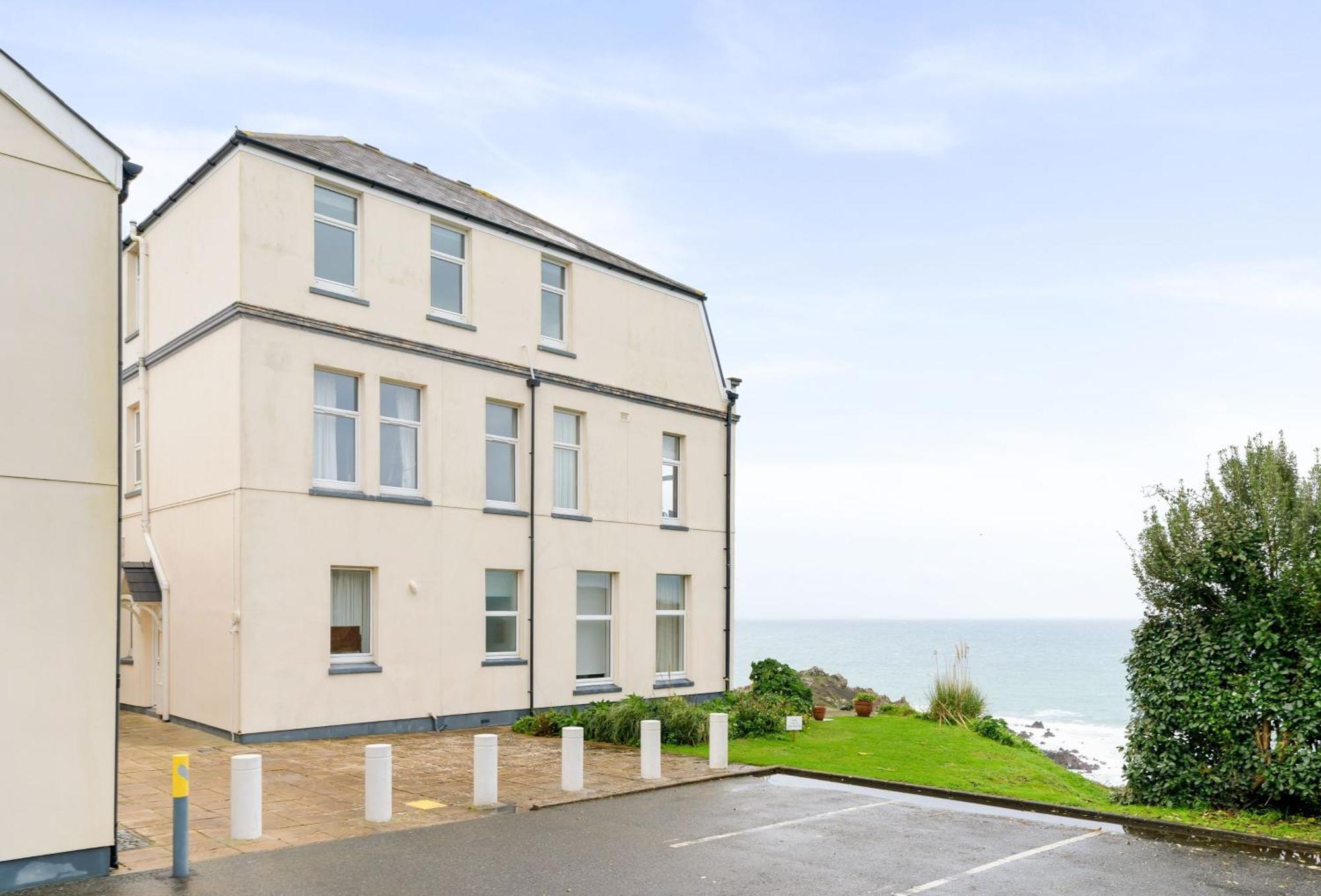 Journeys End With Stunning Sea Views From The Headland Villa Coverack Exterior foto