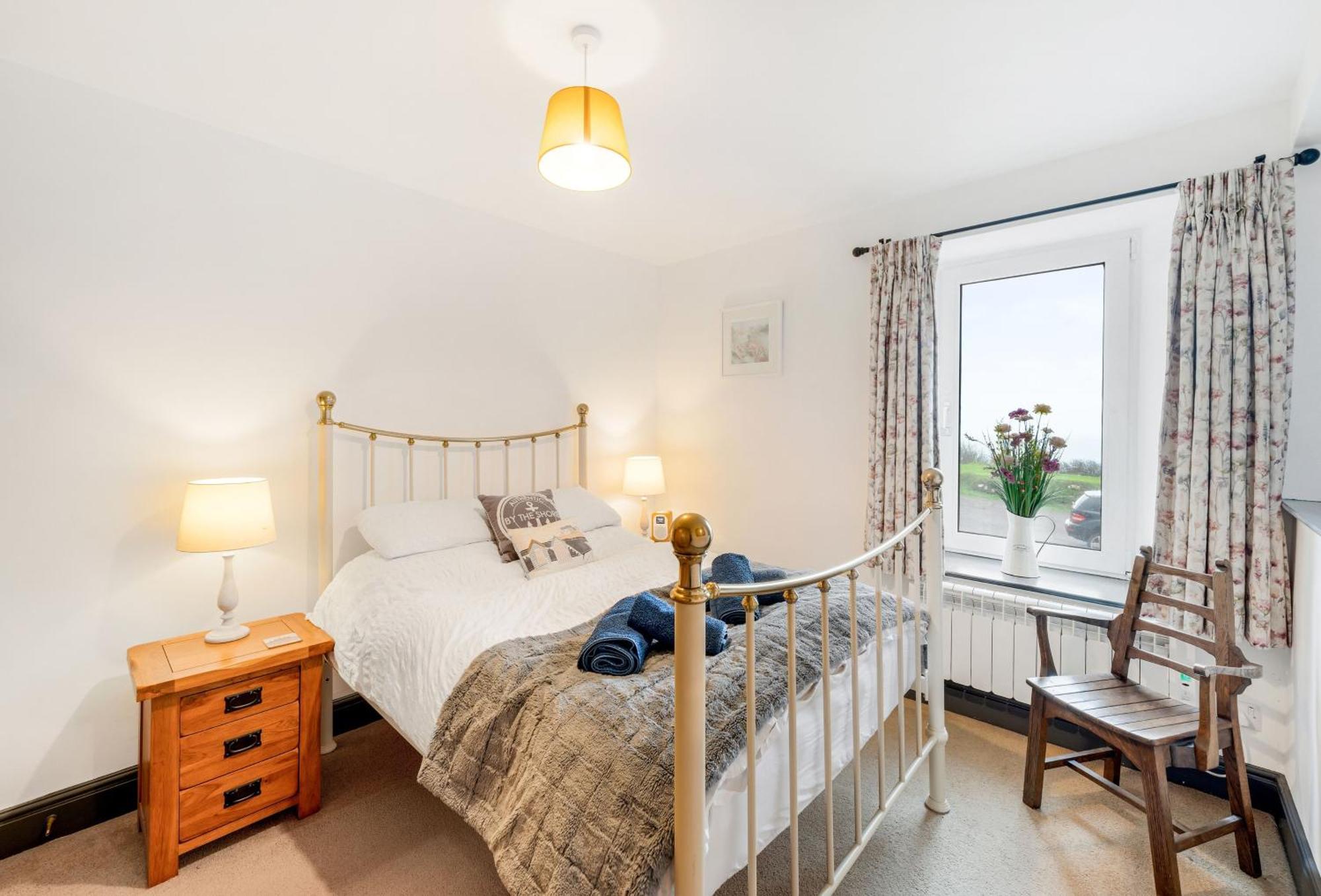 Journeys End With Stunning Sea Views From The Headland Villa Coverack Exterior foto
