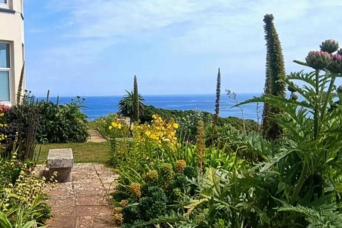 Journeys End With Stunning Sea Views From The Headland Villa Coverack Exterior foto